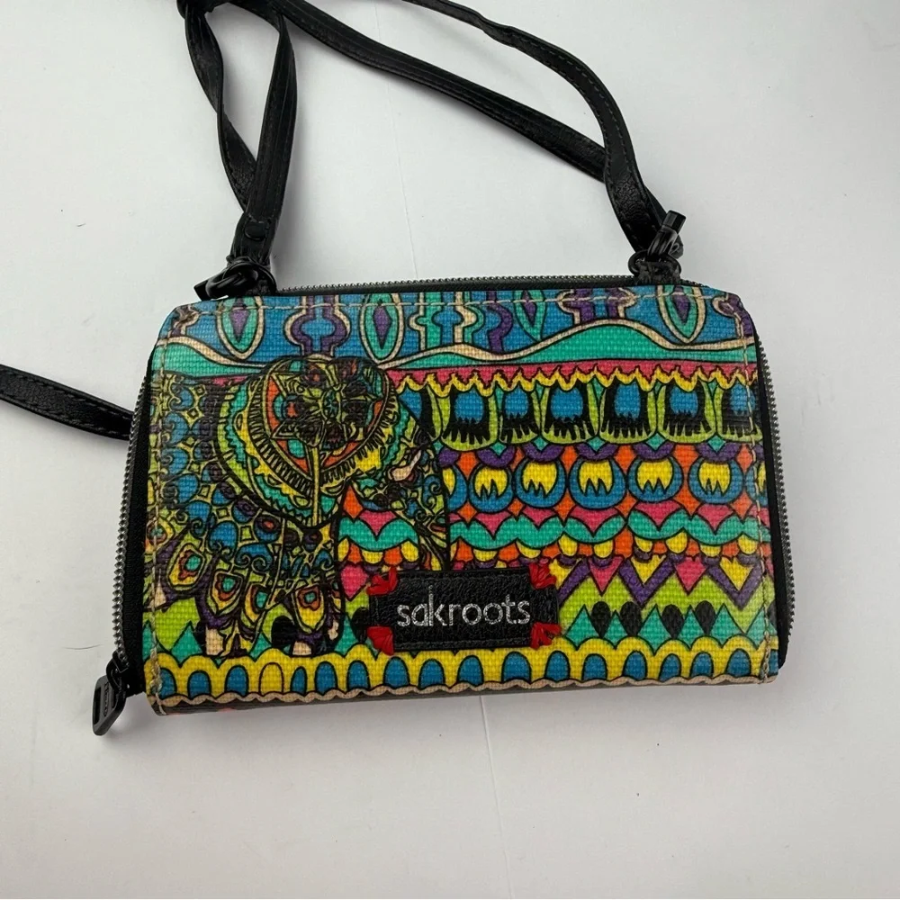 Sakroots Artist Circle Smartphone Crossbody Bag Spirit Desert Print Purse